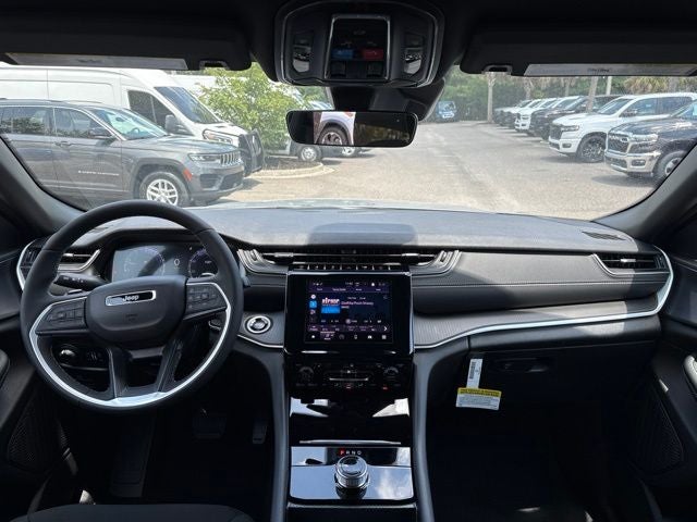 2026 Jeep Grand Cherokee GRAND CHEROKEE LAREDO X 4X2