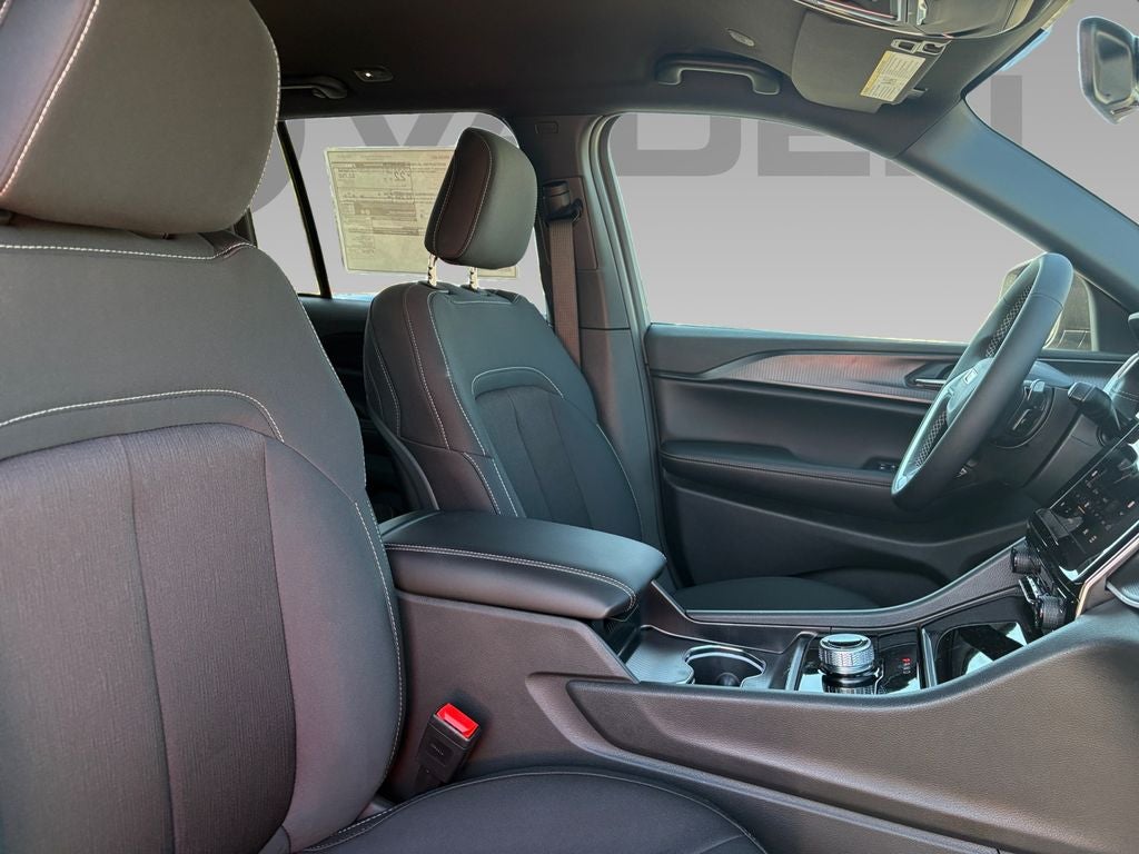 2026 Jeep Grand Cherokee GRAND CHEROKEE LAREDO 4X2