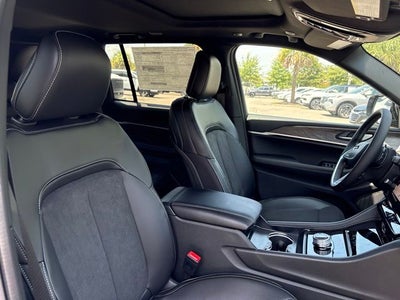2026 Jeep Grand Cherokee GRAND CHEROKEE LAREDO ALTITUDE 4X2