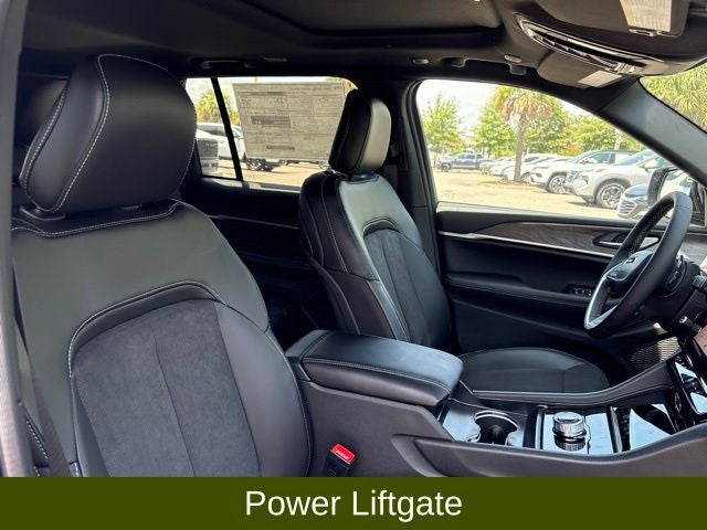 2026 Jeep Grand Cherokee GRAND CHEROKEE LAREDO ALTITUDE 4X2