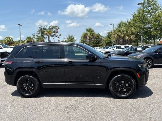 2026 Jeep Grand Cherokee GRAND CHEROKEE LAREDO ALTITUDE 4X2