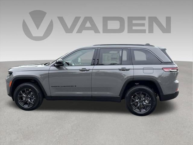 2027 Jeep Grand Cherokee Laredo Altitude