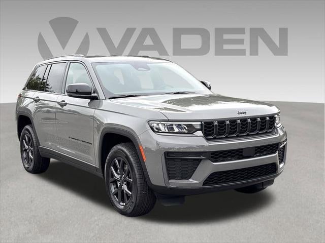 2027 Jeep Grand Cherokee Laredo Altitude