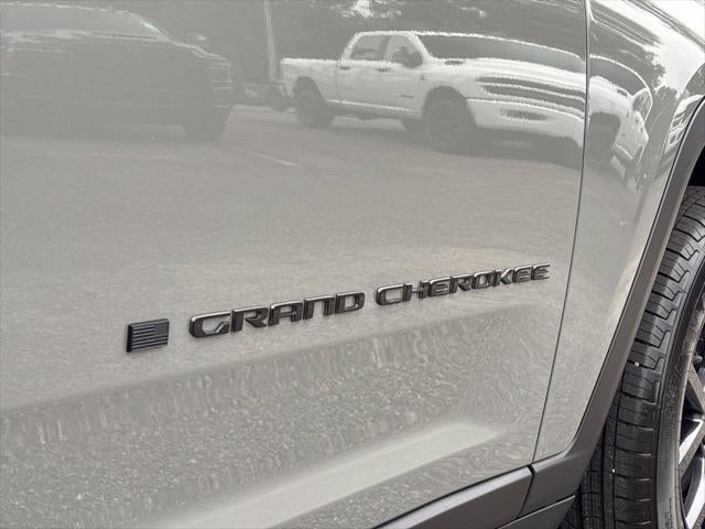 2027 Jeep Grand Cherokee Laredo Altitude
