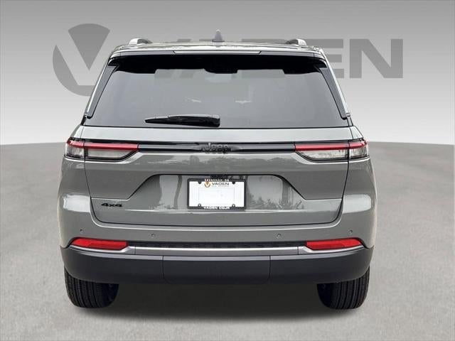 2027 Jeep Grand Cherokee Laredo Altitude
