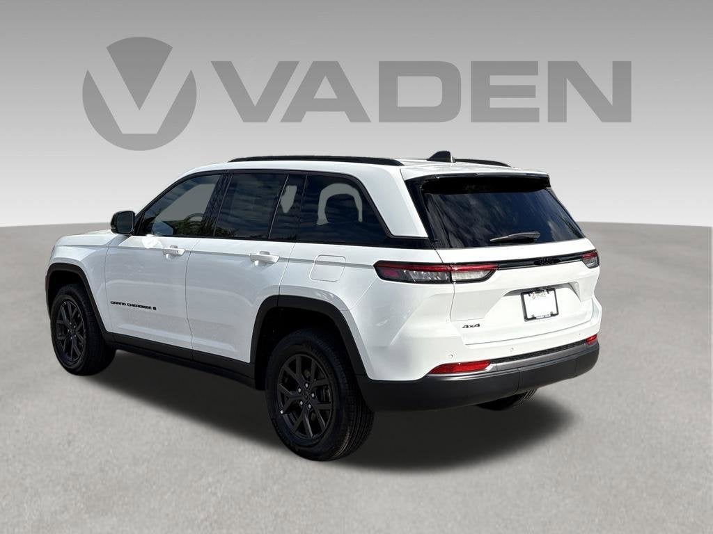 2027 Jeep Grand Cherokee GRAND CHEROKEE LAREDO ALTITUDE 4X4