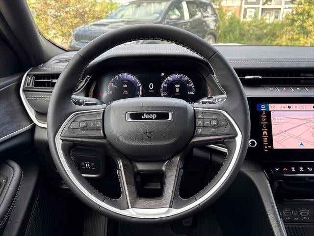 2027 Jeep Grand Cherokee Laredo Altitude