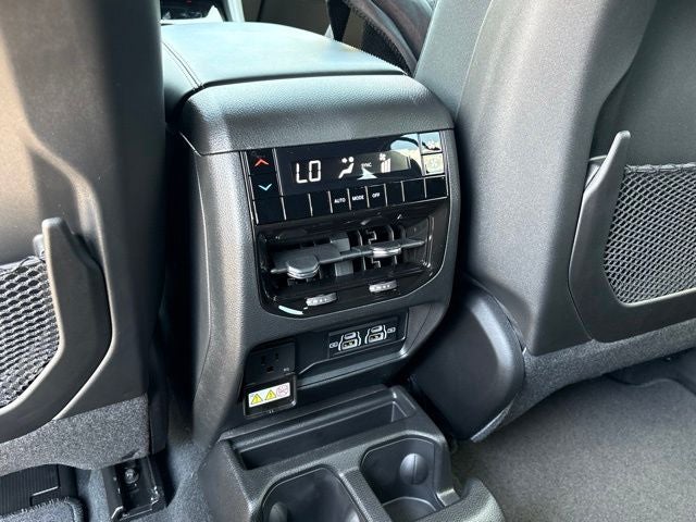 2026 Jeep Grand Cherokee GRAND CHEROKEE L LAREDO X 4X2