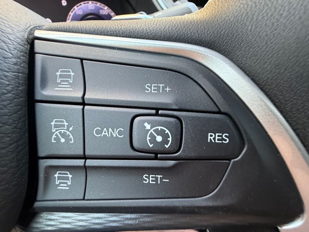 2025 Jeep Grand Cherokee GRAND CHEROKEE L LAREDO 4X4