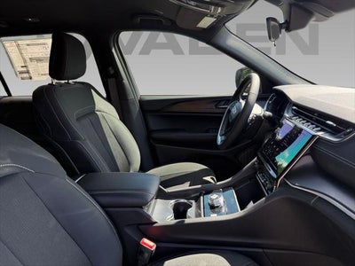 2025 Jeep Grand Cherokee GRAND CHEROKEE L LAREDO 4X4