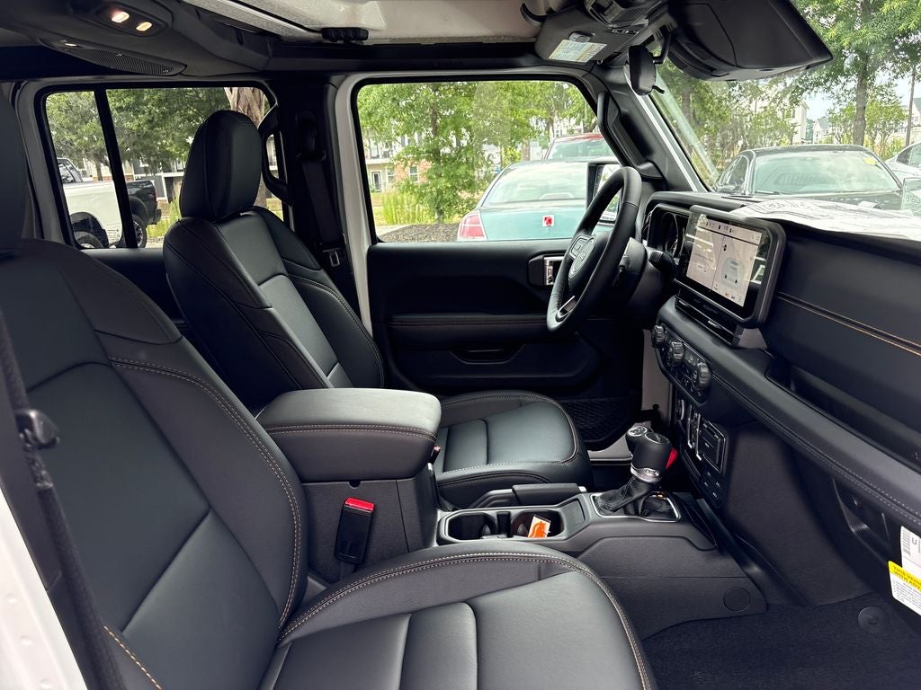 2026 Jeep Gladiator GLADIATOR SAHARA 4X4