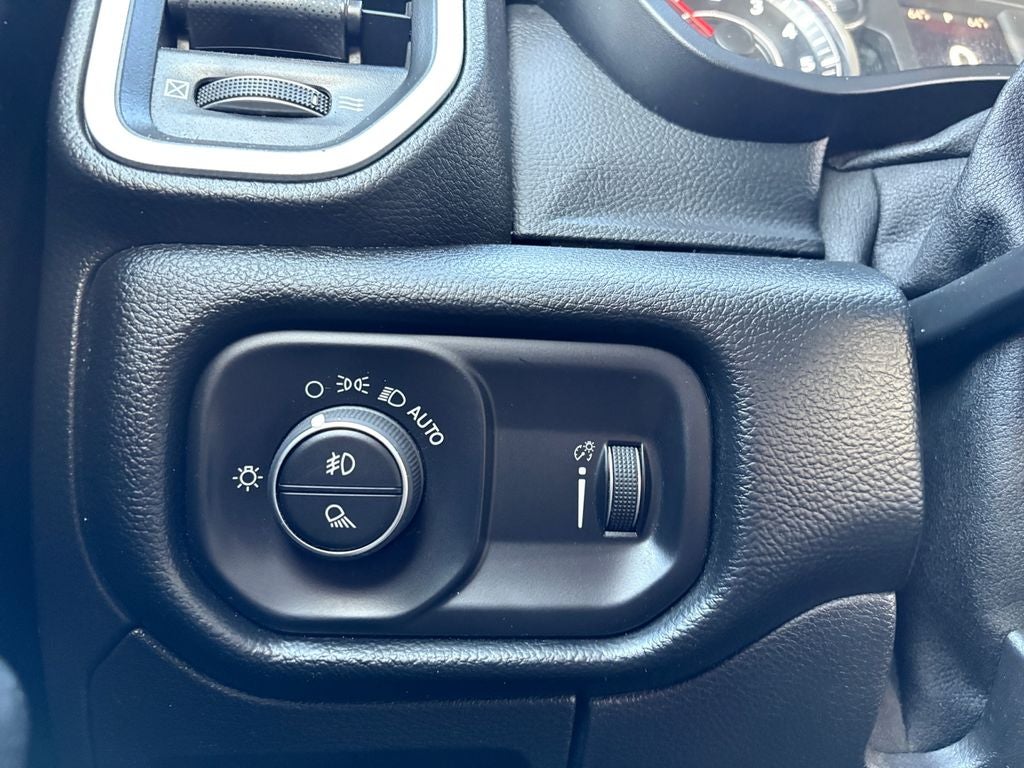 2020 RAM 1500 Big Horn Crew Cab 4x2 5'7' Box