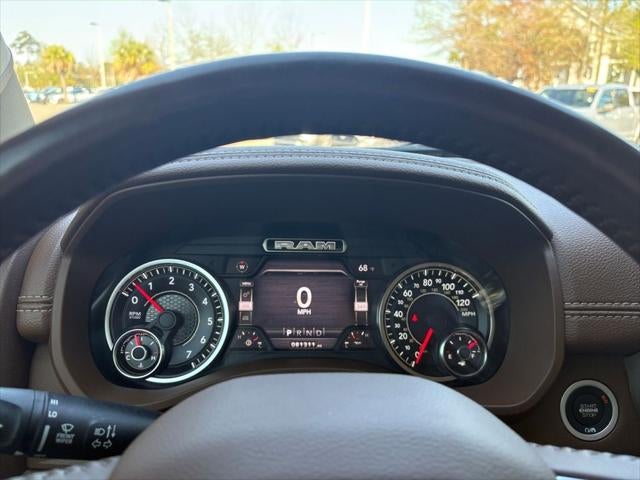 2020 RAM 1500 Laramie Crew Cab 4x4 5'7' Box