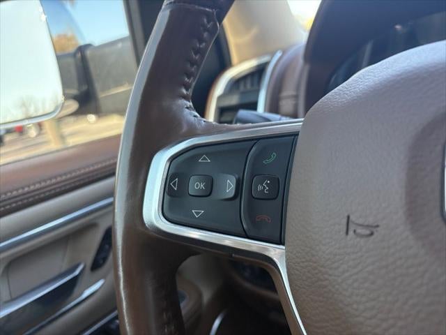 2020 RAM 1500 Laramie Crew Cab 4x4 5'7' Box