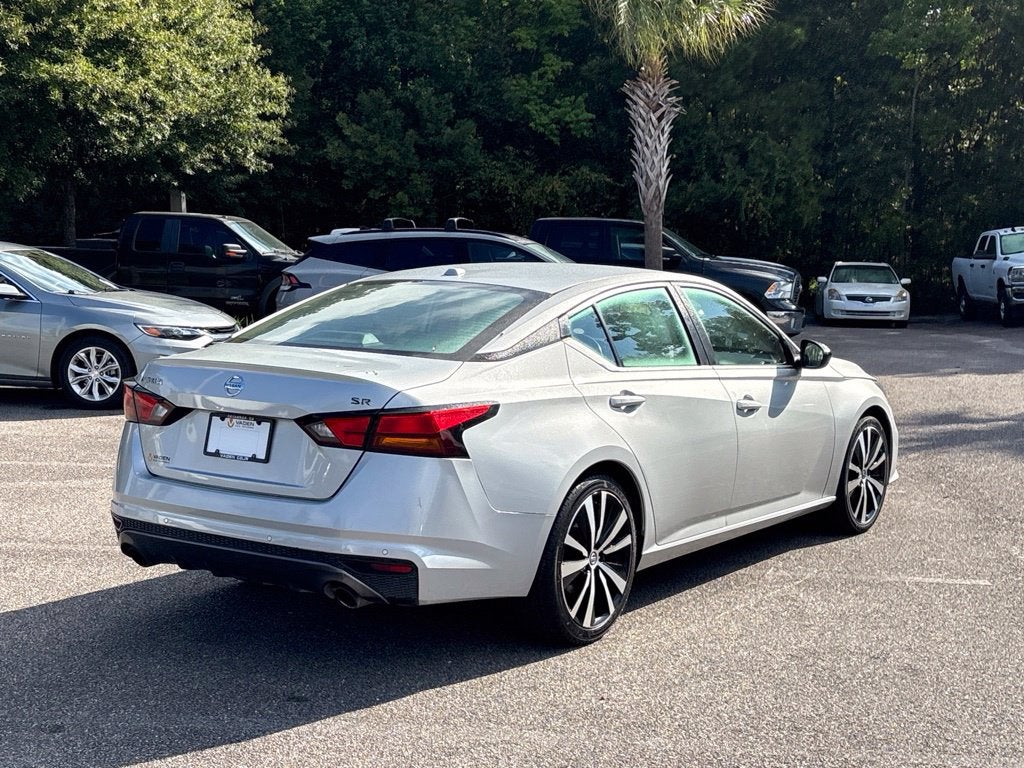 2022 Nissan Altima SR FWD