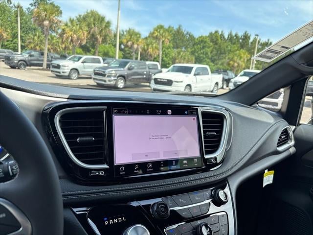 2027 Chrysler Pacifica PACIFICA SELECT