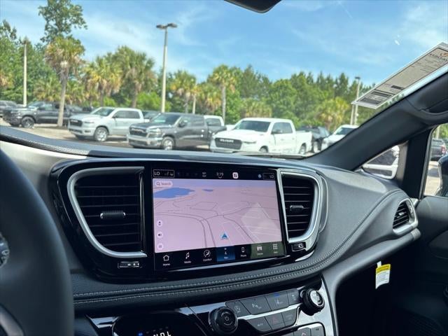 2027 Chrysler Pacifica PACIFICA SELECT