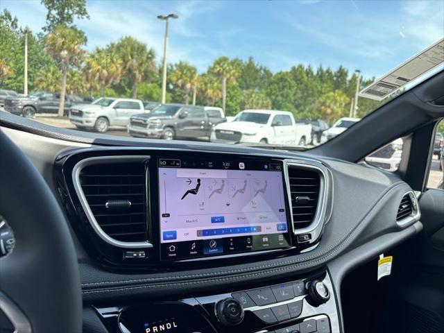 2027 Chrysler Pacifica PACIFICA SELECT