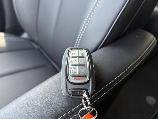 2027 Chrysler Pacifica PACIFICA SELECT