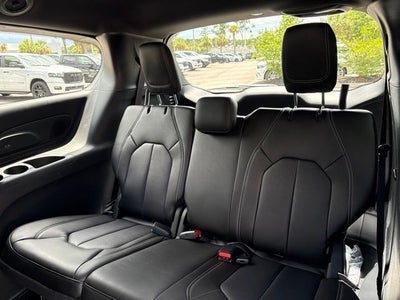 2027 Chrysler Pacifica PACIFICA SELECT