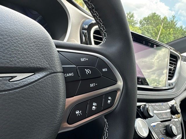 2027 Chrysler Pacifica PACIFICA SELECT