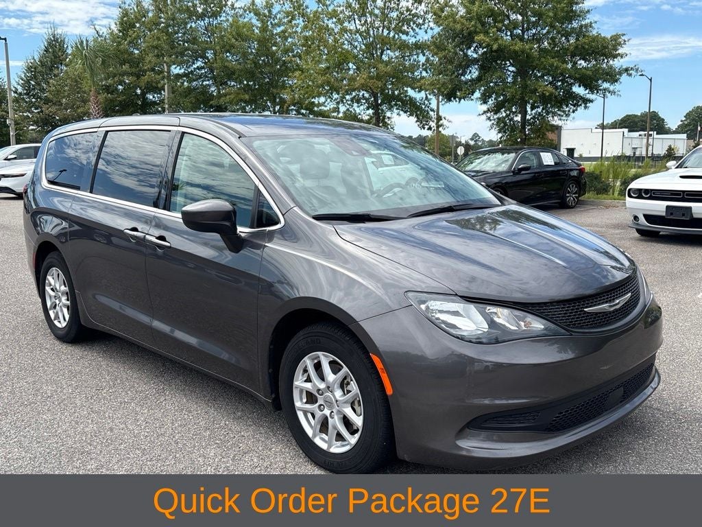 2023 Chrysler Voyager LX
