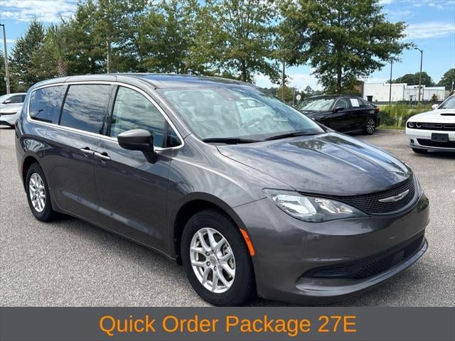2023 Chrysler Voyager LX
