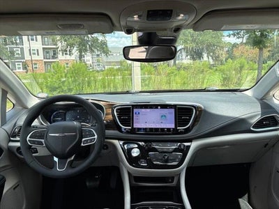 2023 Chrysler Pacifica Hybrid Limited
