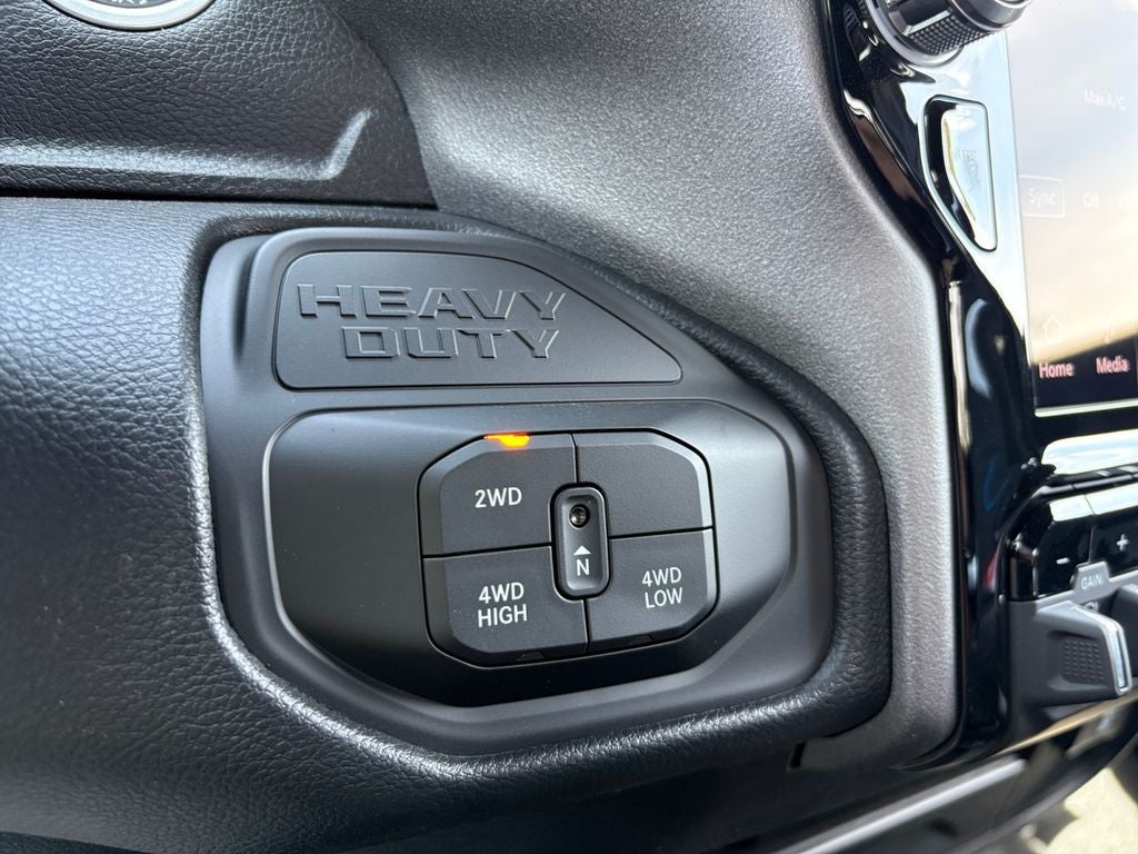 2026 RAM Ram 3500 RAM 3500 TRADESMAN CREW CAB 4X4 6'4' BOX