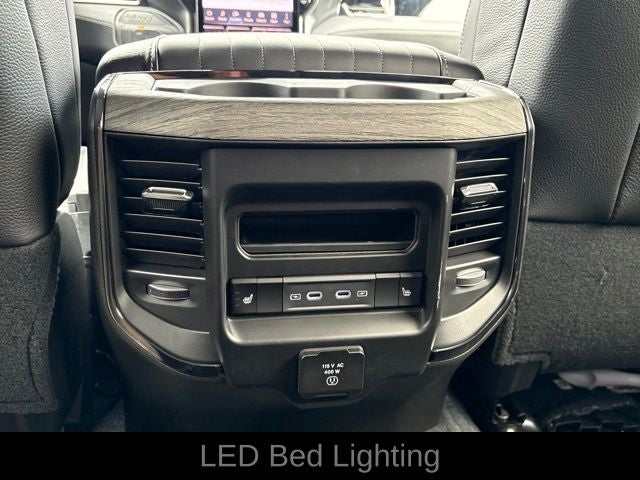 2026 RAM 3500 RAM 3500 LIMITED MEGA CAB 4X4 6'4' BOX