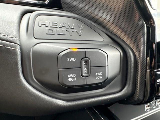 2026 RAM 3500 RAM 3500 LIMITED MEGA CAB 4X4 6'4' BOX
