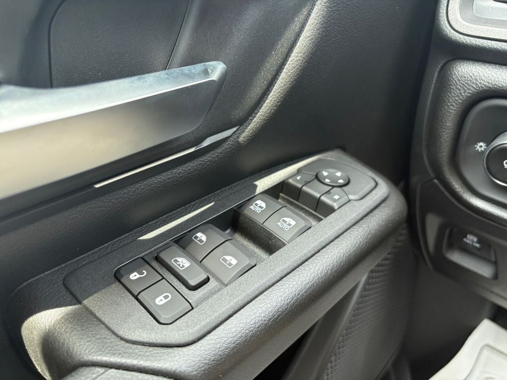 2026 RAM Ram 1500 RAM 1500 TRADESMAN CREW CAB 4X4 5'7' BOX