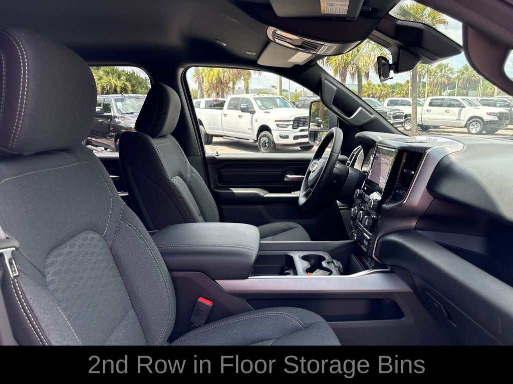 2026 RAM Ram 1500 RAM 1500 EXPRESS CREW CAB 4X4 5'7' BOX