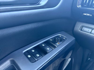 2023 Nissan Pathfinder SV FWD