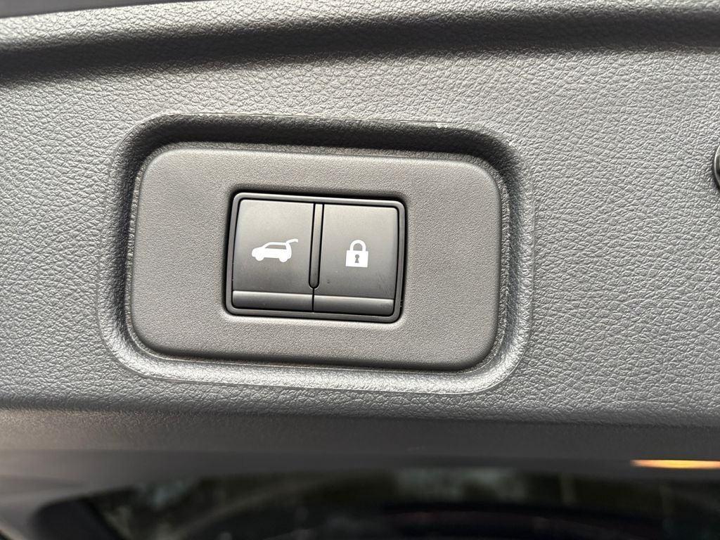 2025 Nissan Pathfinder Platinum FWD