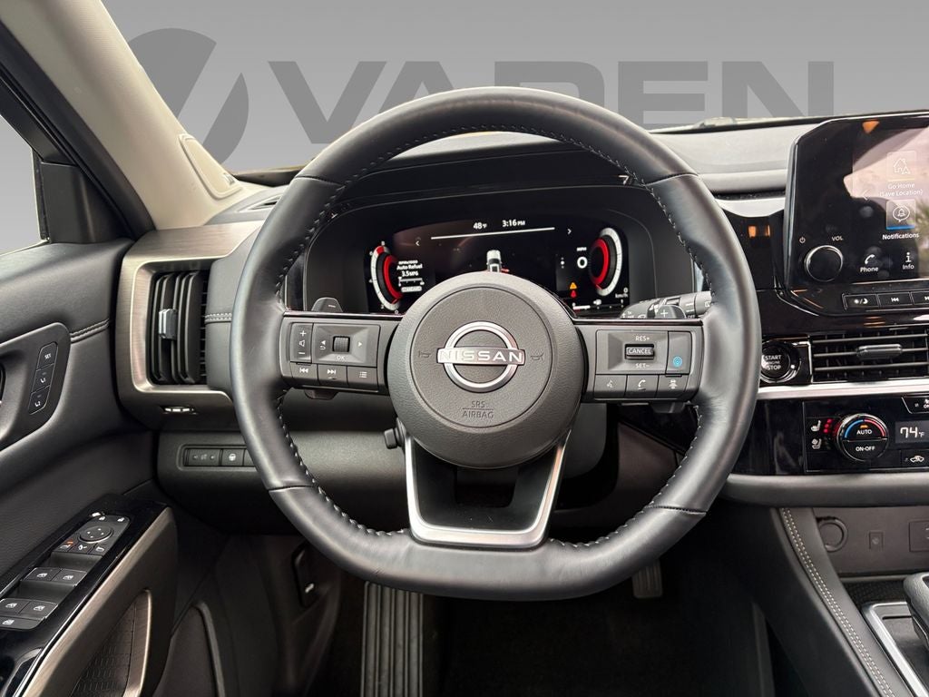 2025 Nissan Pathfinder Platinum FWD