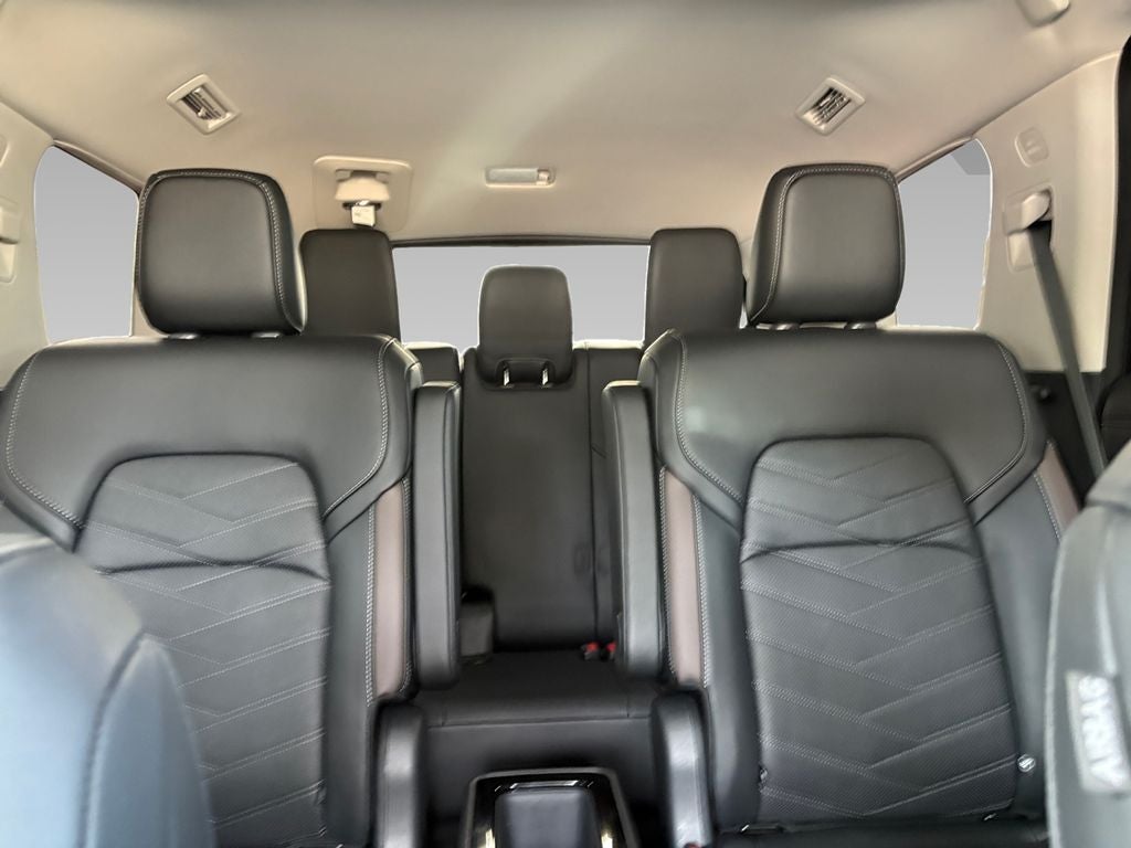 2025 Nissan Pathfinder Platinum FWD