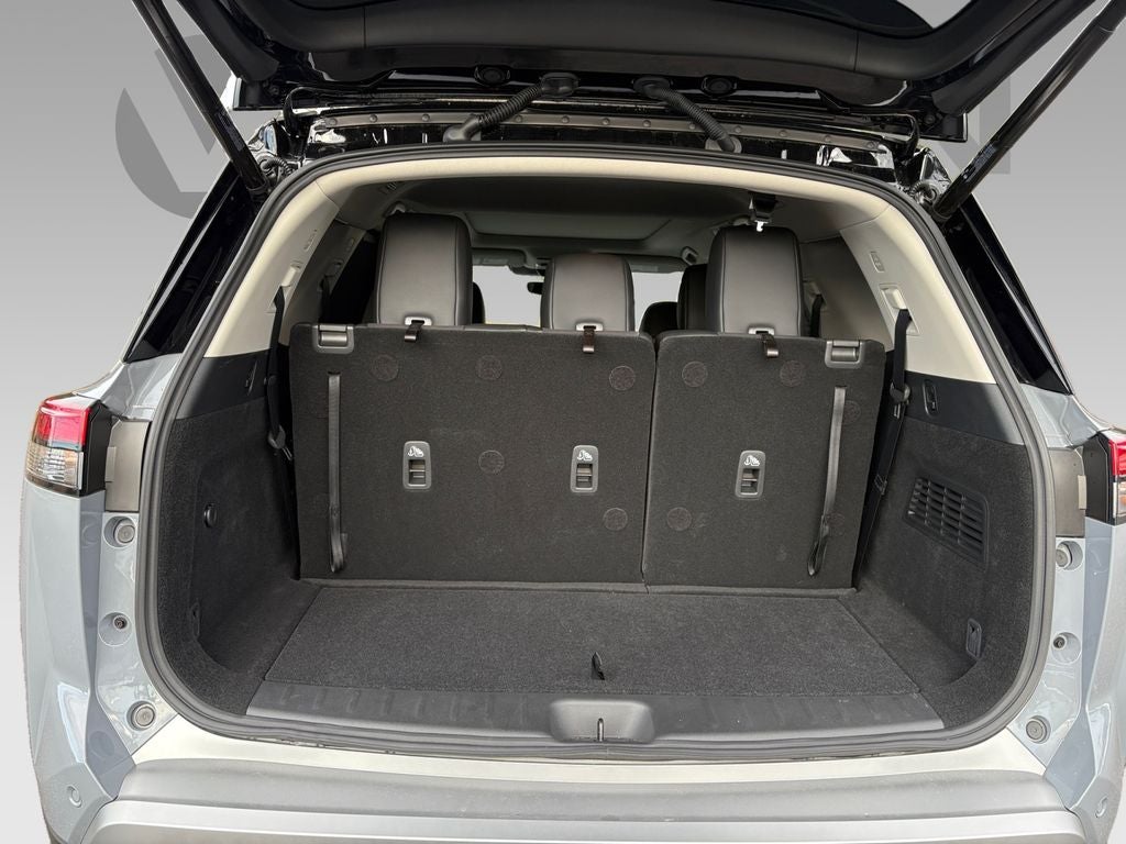 2025 Nissan Pathfinder Platinum FWD