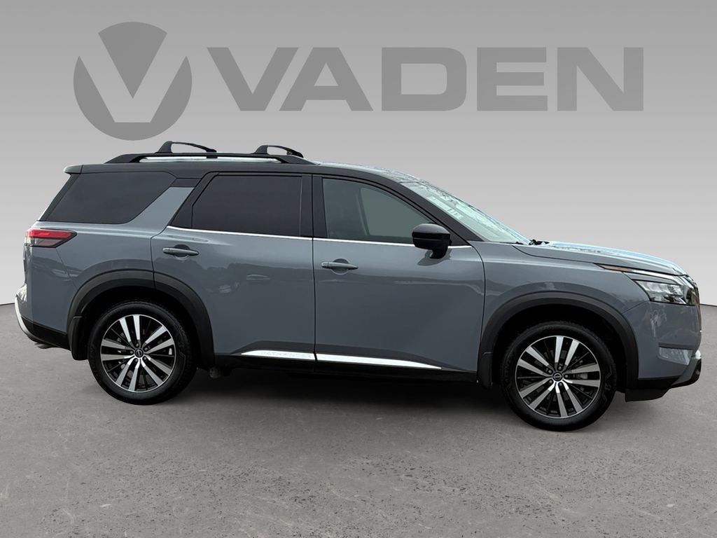 2025 Nissan Pathfinder Platinum FWD
