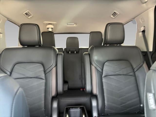 2025 Nissan Pathfinder Platinum FWD