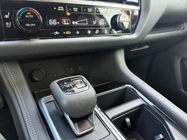 2025 Nissan Pathfinder Platinum FWD