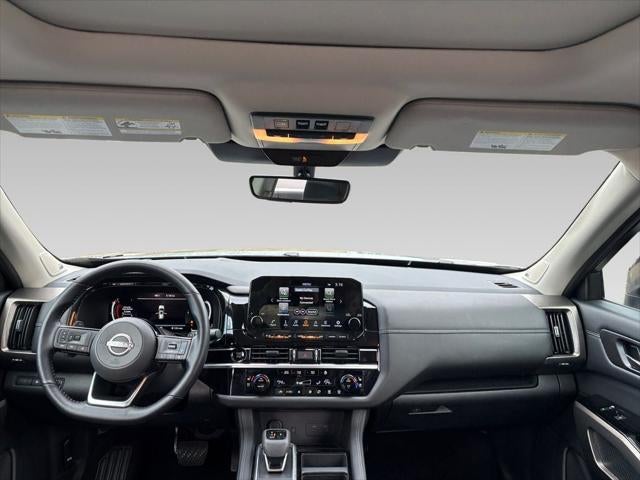 2025 Nissan Pathfinder Platinum FWD