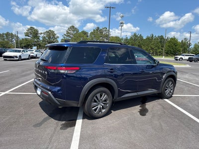 2025 Nissan Pathfinder SV