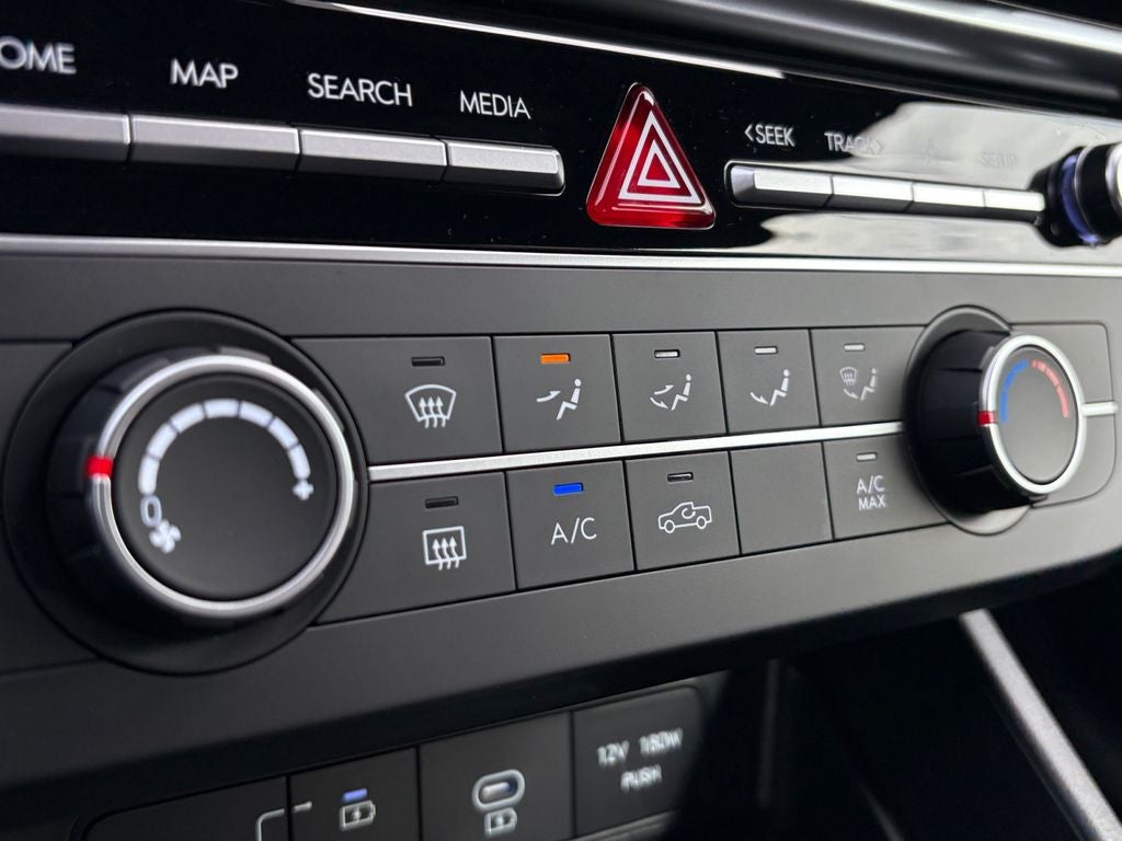 2025 Hyundai Santa Cruz SE