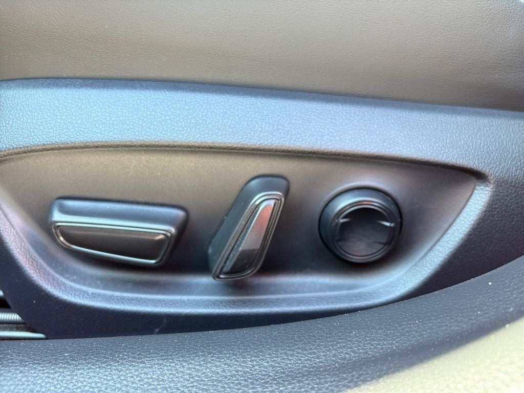 2025 Toyota Prius XLE