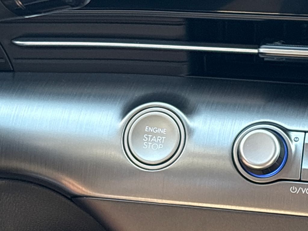 2027 Hyundai Kona SE FWD