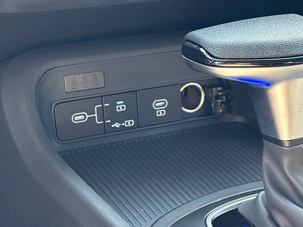 2027 Hyundai Kona SE FWD