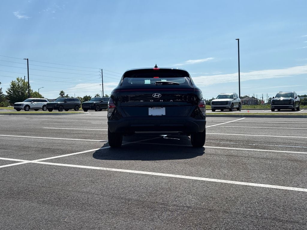 2027 Hyundai Kona SE FWD