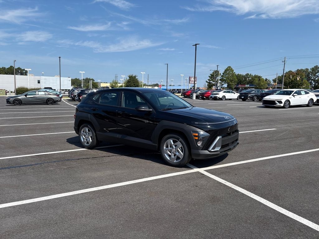 2027 Hyundai Kona SE FWD