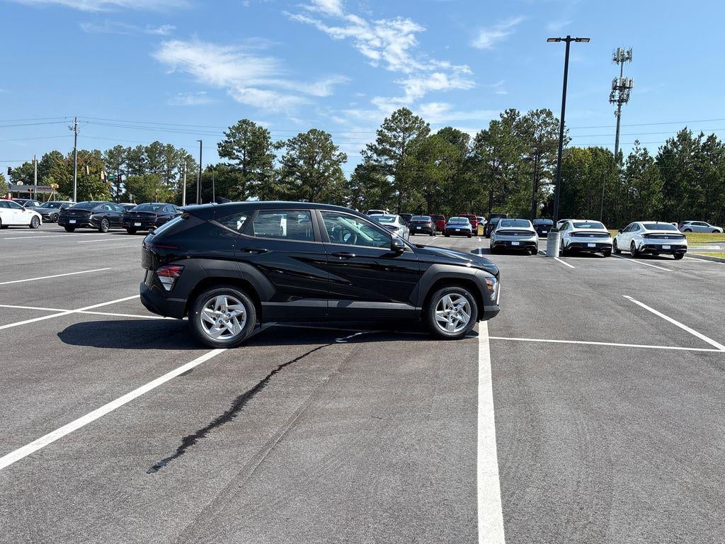 2027 Hyundai Kona SE FWD